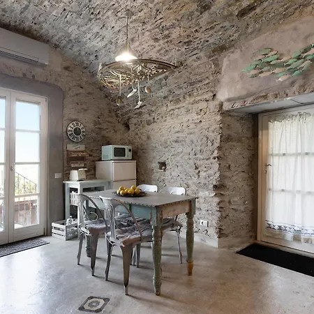 Cactus House 公寓 *